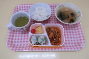 ７月６日(木)３歳児からの給食(たんぽぽ１組)